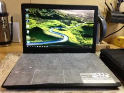 Acer Aspire E15. 15.6", 2,9����, ��� 4 ��, ���� 500���, WiFi, Bluetooth, ����������� �� 6��. ����