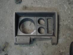 Консоль панели приборов. Nissan Condor, EH40, AH40, FH40, JH40, FGH40, PH40, SQH40, SH40, MGH40, JGH40, RH40, WH40, SGH40, MH40 Nissan Atlas, AGF22, R...