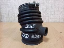 Патрубок воздухозаборника. Toyota Altezza, SXE10 Двигатель 3SGE