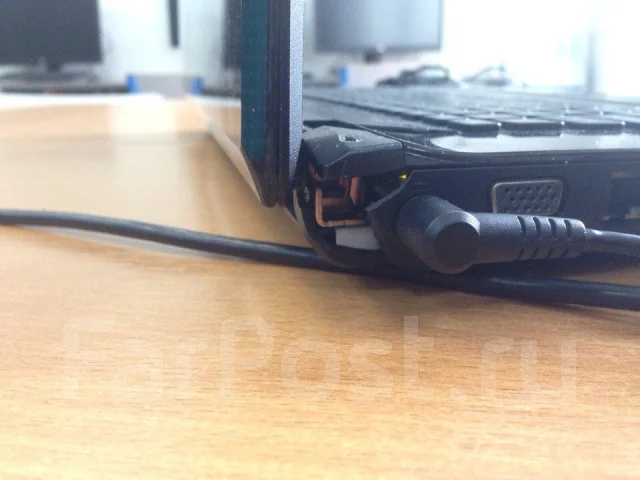 DNS Gamer. 17.3", 2,4����, ��� 8 ��, ���� 500���, WiFi: 1, Bluetooth: 1, ����������� �� 3��. ����