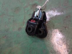 Крепление радиатора. Subaru Forester, SG, SG5, SG6, SG69, SG9, SG9L