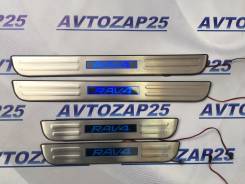 Порог пластиковый. Toyota RAV4