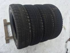 Bridgestone ST30. Зимние, без шипов, 2011 год, износ: 10%, 4 шт