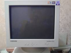 Samsung. 17" (43 см), технология CRT (ЭЛТ)