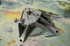 Кронштейн кпп. Opel Astra Chevrolet Cruze, J300 Двигатели: A16XER, B16XER, L2W, LDD, LDE, LFH, LHD, LKR, LLW, LNP, LUD, LUJ, LUW, LVM, LWE, LXT, LXV...