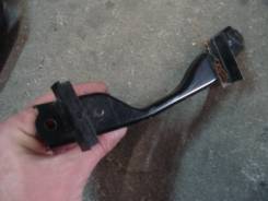 Крепление аккумулятора. Toyota Corolla, ZRE151, ZRE152