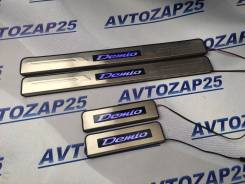 Порог пластиковый. Mazda Demio
