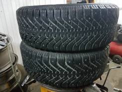 Goodyear UltraGrip 500. Зимние, шипованные, износ: 30%, 2 шт