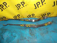 Держатель щетки стеклоочистителя. Nissan Bluebird, ENU14, EU14, HNU14, HU14, QU14, SU14 Nissan Primera Camino, HNP11, HP11, P11, QP11, WHNP11, WHP11...