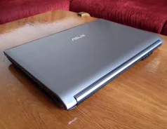Asus N73SV. 17.3", 2,1����, ��� 4 ��, ���� 500���, WiFi, Bluetooth, ����������� �� 3��. ����