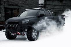 Бампер. Toyota Tundra