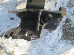 Кронштейн опоры двигателя. Nissan Serena, KVNC23 Двигатель CD20T