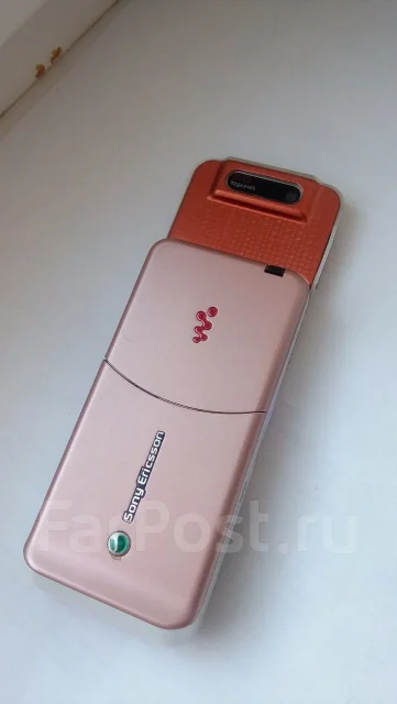 Sony Ericsson Walkman W580i. ����� ����
