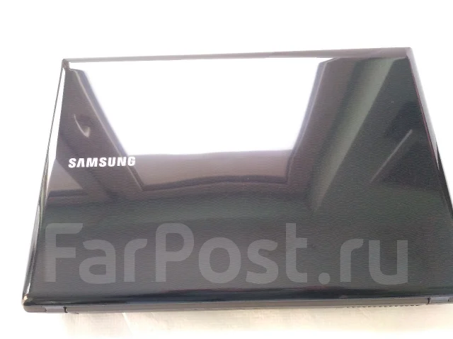 Samsung R440. 14", 2,5����, ��� 8 ��, ���� 320���, WiFi: 1, Bluetooth: 1, ����������� �� 2��. ����