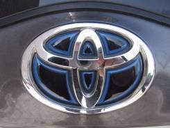 Эмблема решетки. Toyota Prius