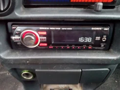 Sony CDX-GT527EE ����