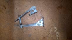 Крепление капота. Honda Stepwgn, RF1 Двигатель B20B