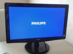 Philips. 19", ���������� �� (LCD)
