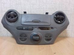 Блок управления климат-контролем. Toyota Vitz Toyota Platz