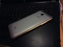 ZTE Blade. �/�