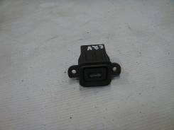 Кнопка открывания багажника. Honda CR-V, RD1, RD2 Двигатель B20B