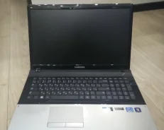 Samsung 300E7A. 17.3", ��� 4 ��, ���� 320��� ����