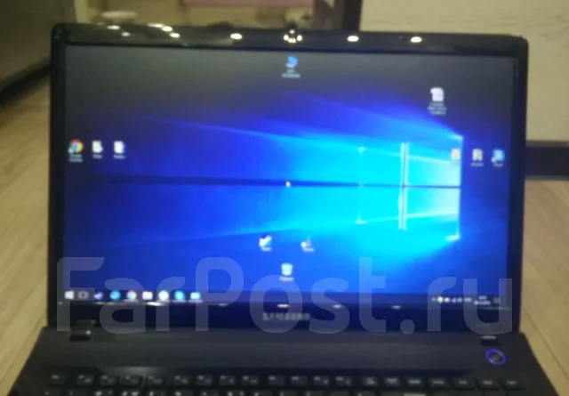 Samsung 300E7A. 17.3", ��� 4 ��, ���� 320��� ����