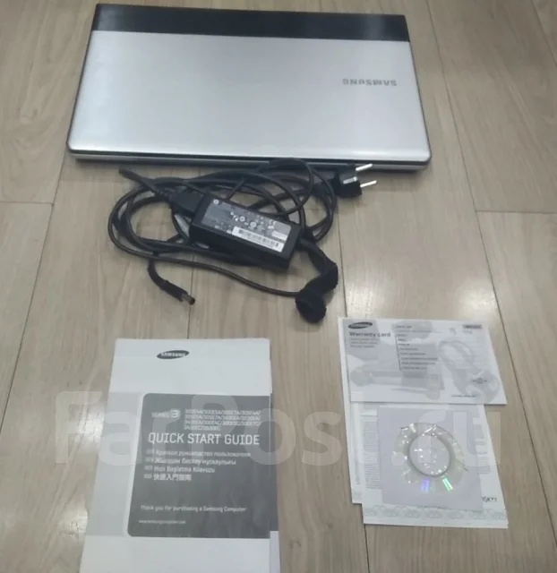 Samsung 300E7A. 17.3", ��� 4 ��, ���� 320��� ����