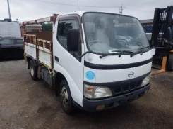 Hino Dutro ����