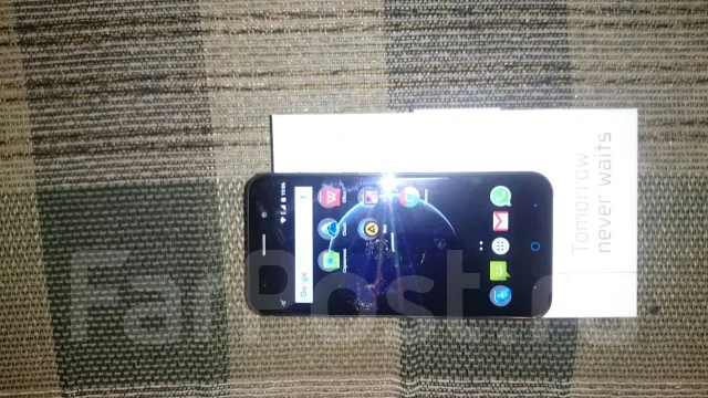 ZTE Blade X7. �/� ����