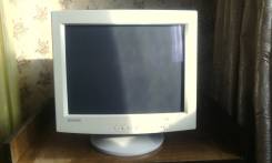 Samsung Samtron. 17" (43 см)