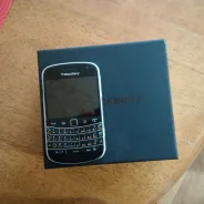 BlackBerry Bold 9900. �/�