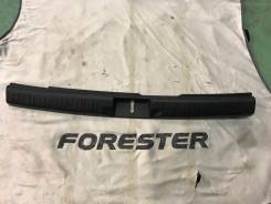 Панель замка багажника. Subaru Forester, SG5, SG9 Двигатели: EJ203, EJ202, EJ205, EJ255
