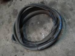 Уплотнитель двери. Toyota Ipsum, ACM21, ACM26 Toyota Picnic Verso, CLM20, ACM20 Toyota Avensis Verso, ACM20, CLM20 Двигатели: 2AZFE, 1AZFE, 1CDFTV