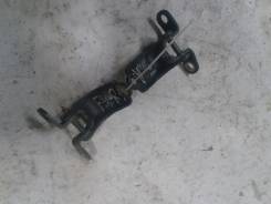 Крепление боковой двери. Honda Civic Honda CR-V I-CTDI Honda CR-V Двигатели: L13A7, N22A2, L13Z1, R18A2