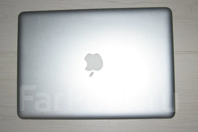 Apple MacBook Air 13. 13.3", 1,6����, ��� 2048 ��, ���� 60���, WiFi: 1, Bluetooth: 1, ����������� �� 3��. ����