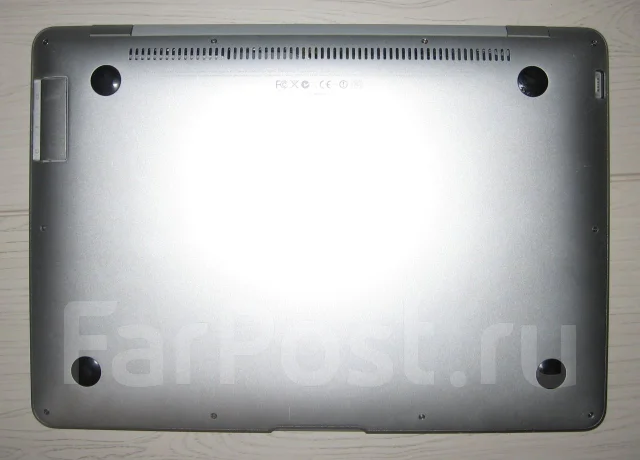 Apple MacBook Air 13. 13.3", 1,6����, ��� 2048 ��, ���� 60���, WiFi: 1, Bluetooth: 1, ����������� �� 3��. ����