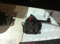 Замок капота. Mazda Familia, BG5S, BG6R, BG3P, BG6S, BG8RA, BG6P, BG8R, BG5P, BG8S, BG8P, BG7P, BG6Z, BG8Z, BG3S