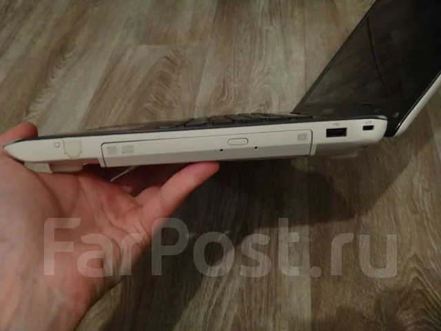 Samsung R430. 14", 2,2����, ��� 4 ��, ���� 250���, WiFi: 1, ����������� �� 3��. ����