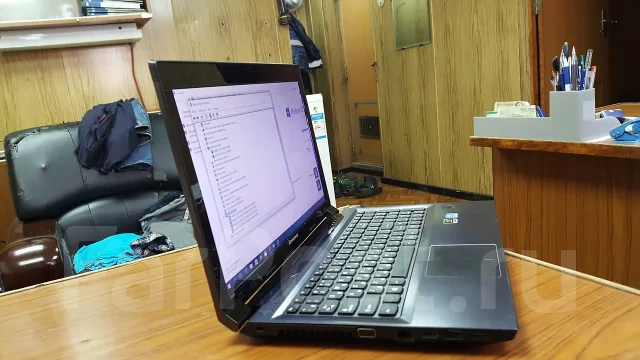 Lenovo V580. 15.6", 2,9����, ��� 8 ��, ���� 1 000���, WiFi: 1, Bluetooth: 1, ����������� �� 3��. ����
