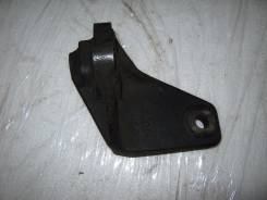 Кронштейн опоры двигателя. Toyota Kluger V, MHU28 Toyota Highlander, MHU23, MHU48, MHU28 Toyota Harrier, MHU38 Lexus RX400h, MHU33, MHU38 Двигатель 3M...