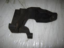 Кронштейн опоры двигателя. Toyota: Harrier, Highlander, Windom, Sienna, Camry, Pronard, Alphard, Kluger V, Estima, Camry Gracia, Solara, Avalon, Mark...