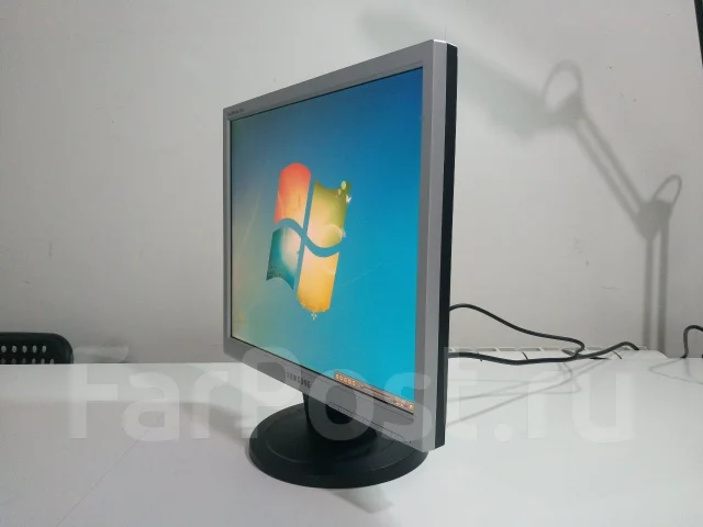 Samsung. 17", ���������� �� (LCD, LED, QLED) ����