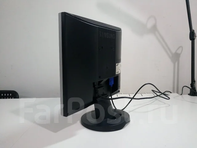 Samsung. 17", ���������� �� (LCD, LED, QLED) ����