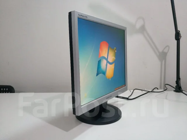 Samsung. 17", ���������� �� (LCD, LED, QLED) ����