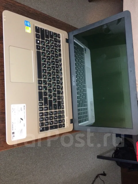 Asus X54L. 15.6", 1,7����, ��� 4 ��, ���� 500���, WiFi: 1, Bluetooth: 1, ����������� �� 5��. ����