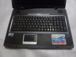 Roverbook Nautilus W551WH. 17.1", 1,8����, ��� 512 ��, WiFi, Bluetooth ����