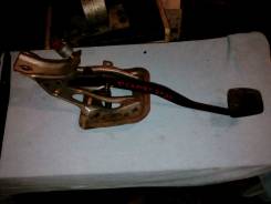 Педаль тормоза. Toyota Vista, SV30, CV30, VZV31, VZV30, SV35, SV32, SV33 Toyota Camry, SV30, CV30, SV32, VZV31, SV33, VZV30, SV35 Двигатели: 1VZFE, 4S...