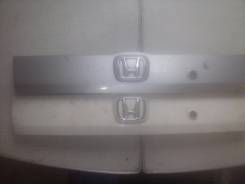 Накладка на дверь багажника. Honda Fit, GD1 Двигатель L13A