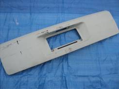 Накладка на дверь багажника. Nissan Serena, RC24, PNC24, TNC24, PC24, VNC24, TC24, VC24 Двигатели: QR20DE, QR25DE